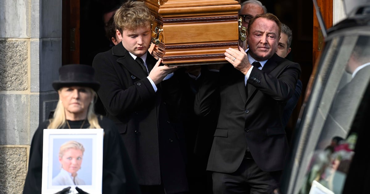 Michael Flatley pays tribute to his wife Niamh O’Brien at funeral Mass – The Irish Times