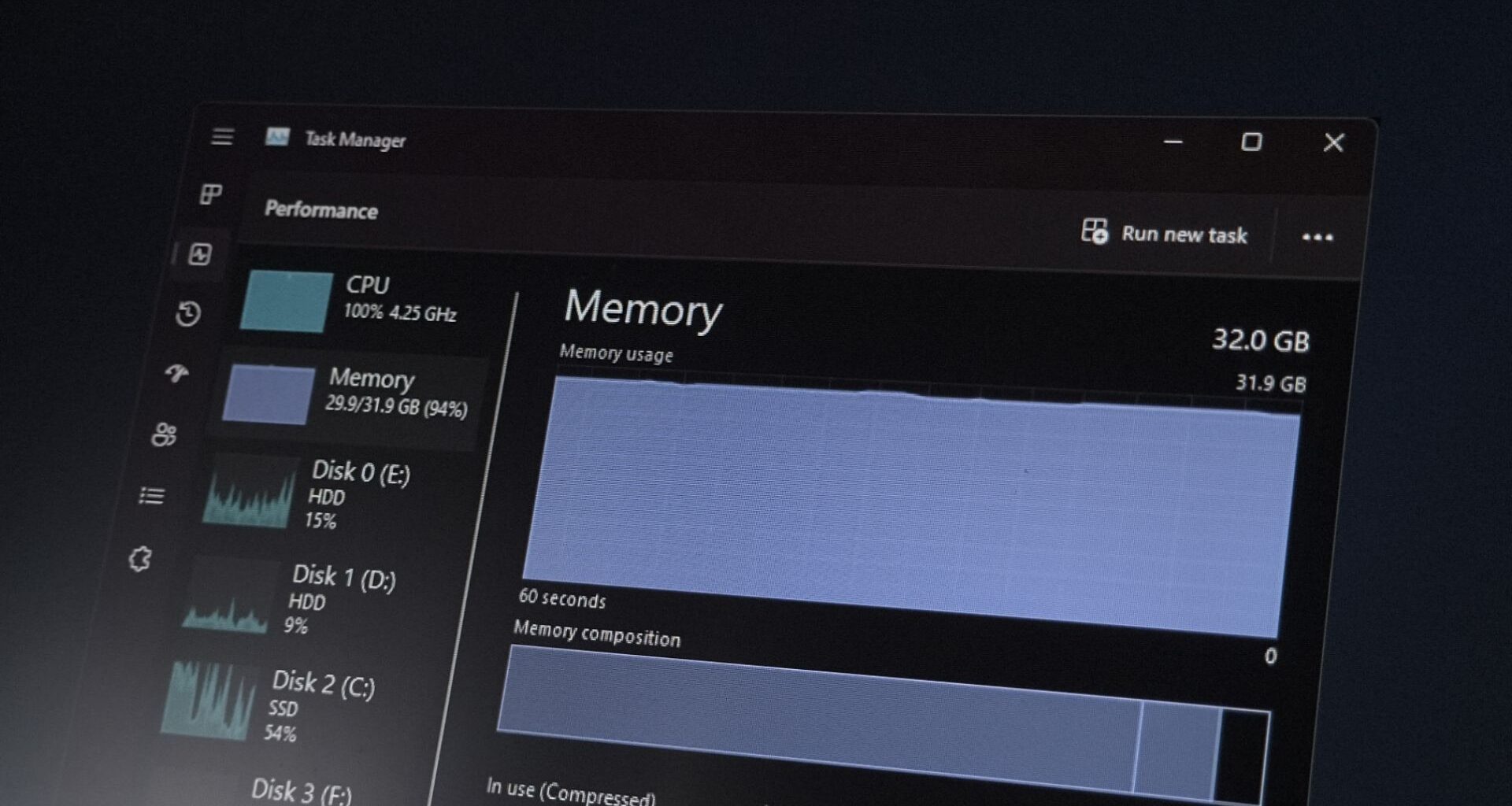 PC shipments decline windows 11 efforts failed