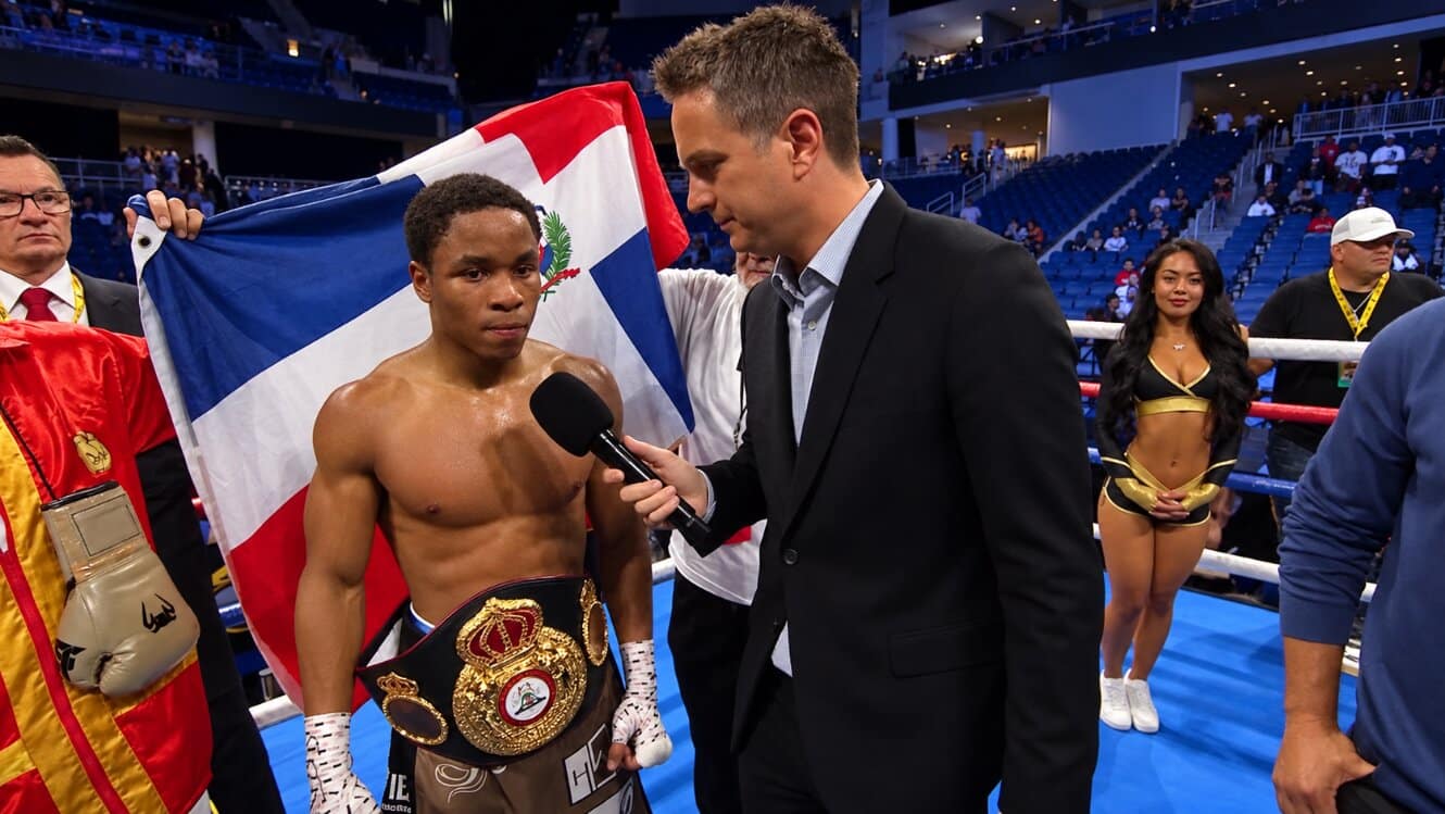 Floyd Schofield Claims WBA Belt After Uneven Return