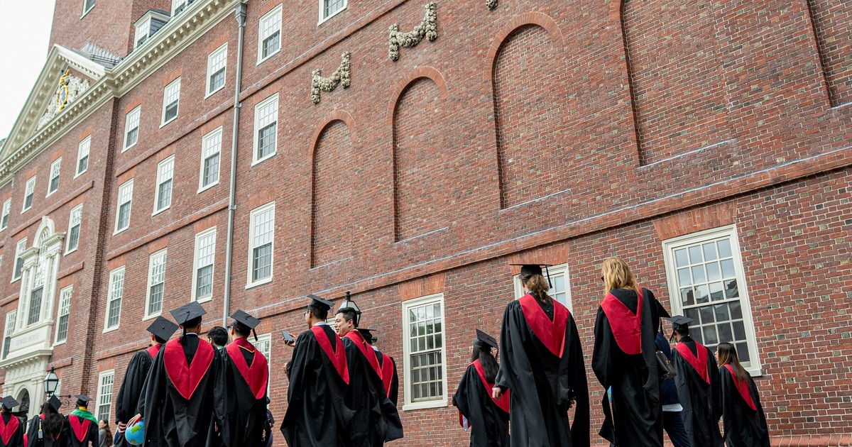 UK universities withdraw admission offers to Nigerian, Pakistani and Bangladeshi students over fears of losing sponsorship licences