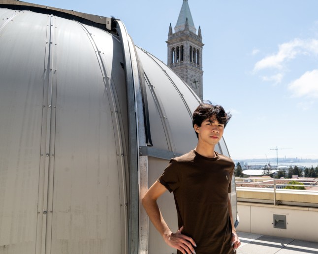 Creative portrati session of Julian Shapiro who has received the Davidson Prize for being an award-winning astronomer, Berkeleyhttps://www.davidsongifted.org/gifted-programs/fellows-scholarship/