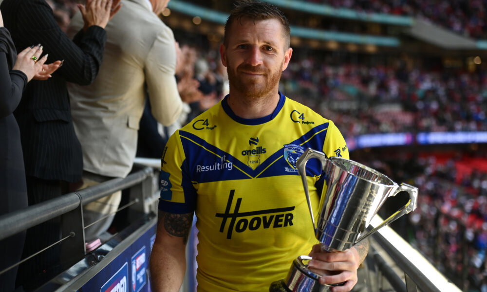 Marc Sneyd reunited with Paul Rowley as veteran half-back signs Castleford Tigers contract