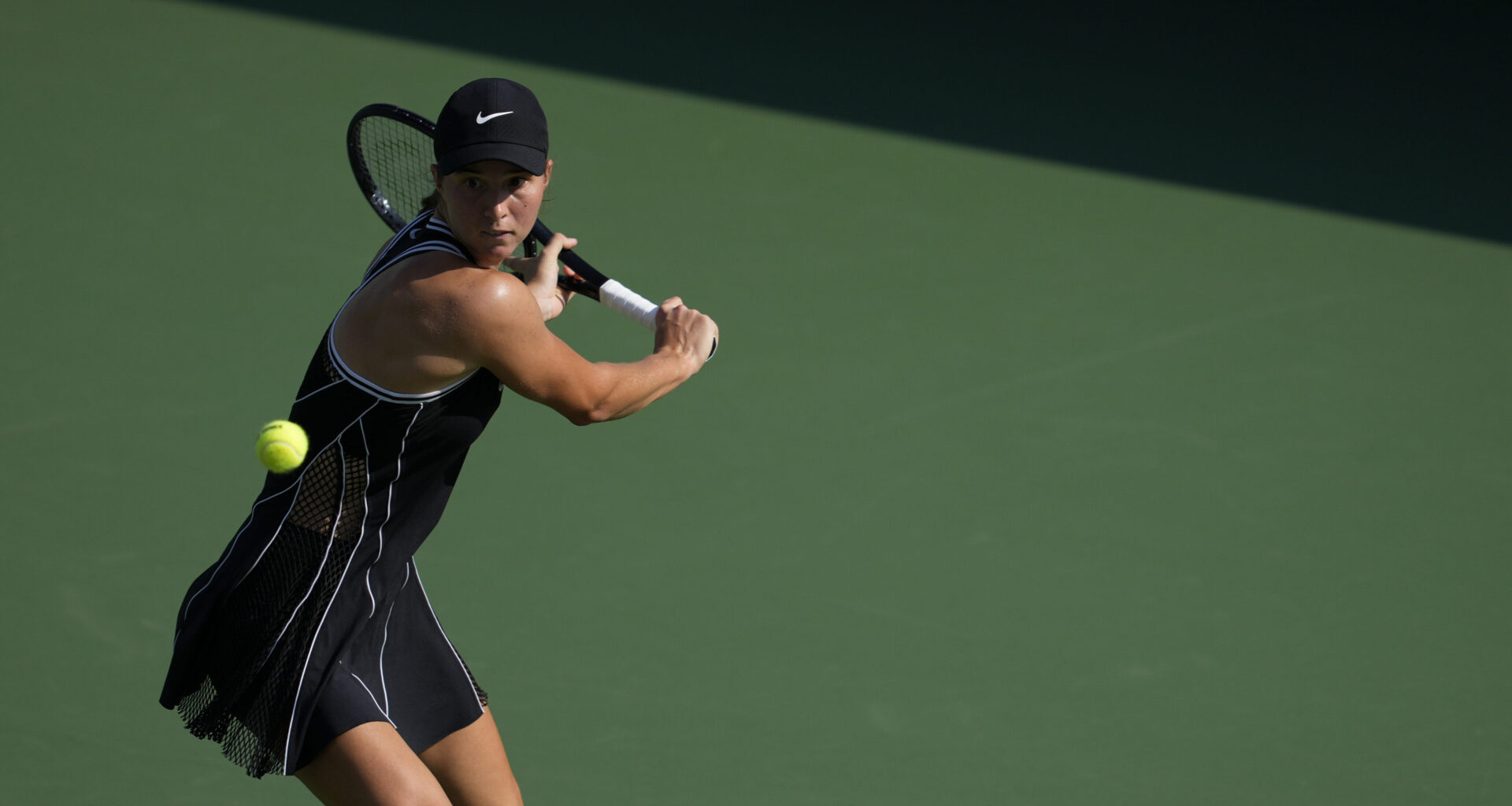 Tagger wins all-teenage encounter vs. Valentova to reach Osaka quarters