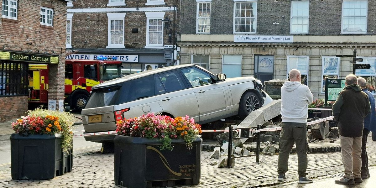 Town's historic market cross destroyed after Gold Range Rover ploughs through beloved monument - GB News