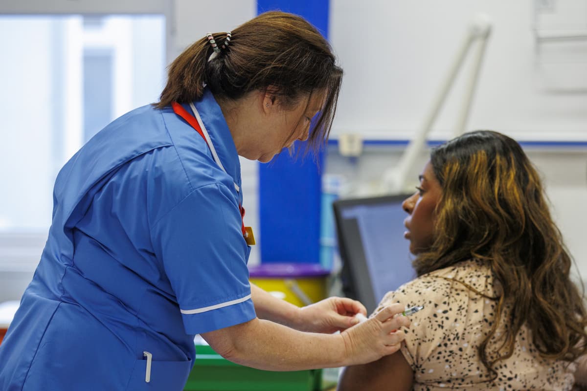 London flu alert: 'Get jabs', say NHS chiefs as cases soar to 'ominous' autumn high - London Evening Standard