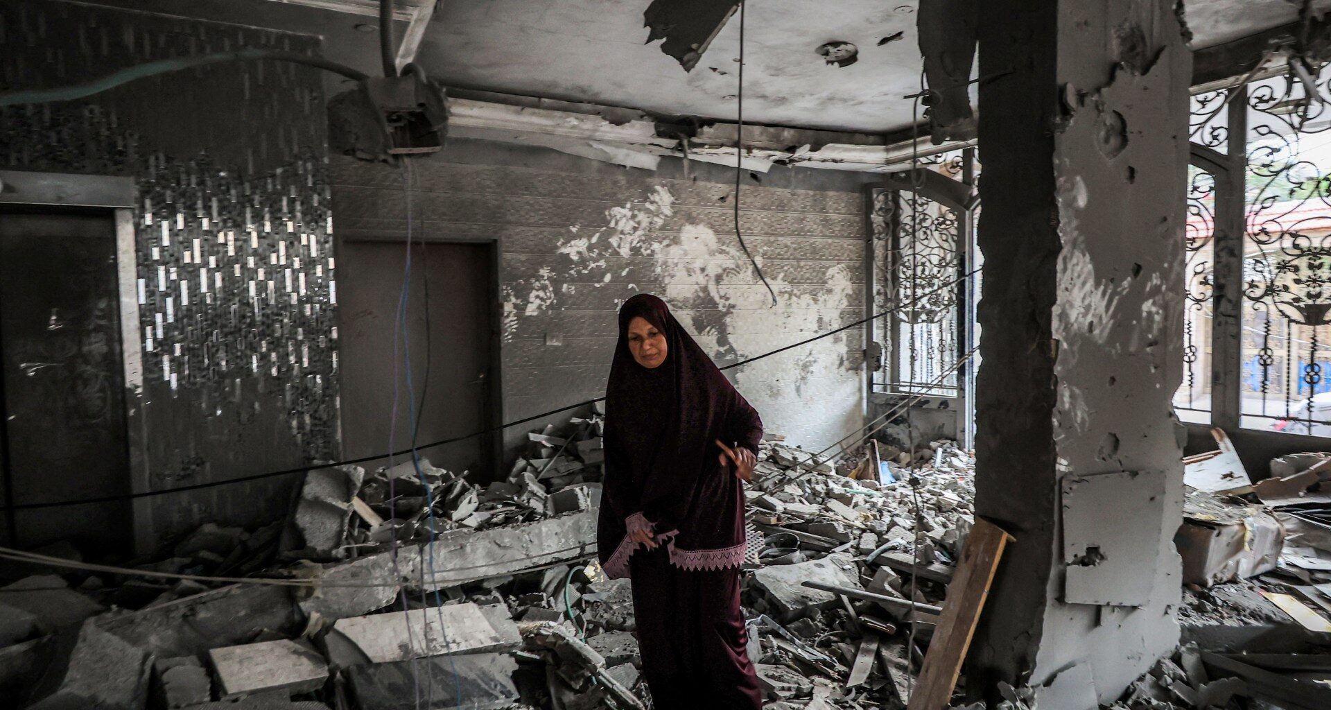 Israeli air attack on Gaza City apartment kills at least five | Gaza News