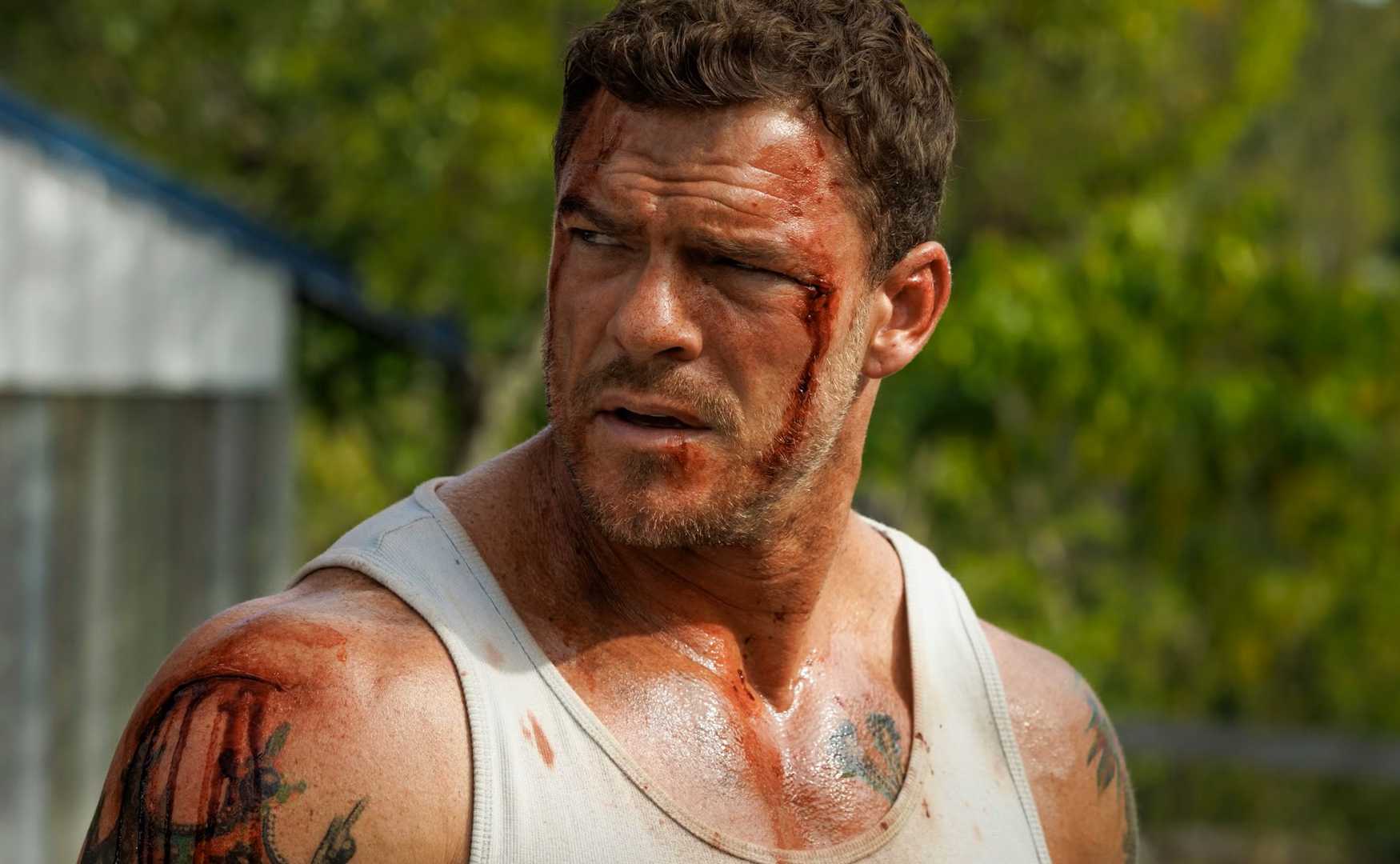 Alan Ritchson in Runner