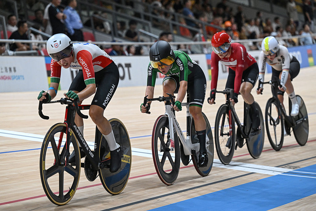 Portugal&rsquo;s Daniela Campos (1st L) and Ireland&rsquo;s Lara Gillespie (2nd L) compete in the women&rsquo;s points race at the 2026 UCI Track World Championships at the Shanghai Velodrome in Shanghai on October 18, 2026. (Photo by JADE GAO / AFP)