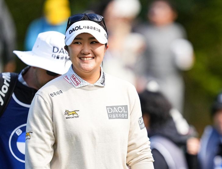 Ryu Hae-ran of South Korea smiles on the second tee during the second round of the BMW Ladies Championship on the LPGA Tour at Pine Beach Golf Links in Haenam, Jeonnam-Gwangju, Friday. Couortesy of BMW Ladies Championship