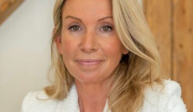 'At 56, I was diagnosed with stage 2 endometrial cancer – this is the symptom I want every woman to know'