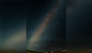 Astrophotographer “tricks” camera into tracking stars with neat handheld mode hack, creating amazing Milky Way shot