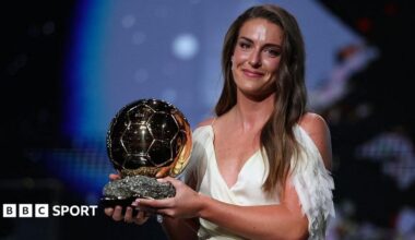 Alexia Putellas with the Ballon d'Or Feminin trophy
