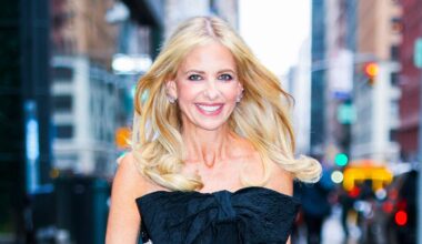 Sarah Michelle Gellar shows off sculpted arms in tight work out wear