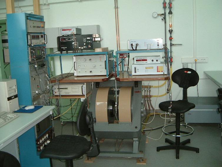 An EPR spectrometer used for spin-trapping technique.