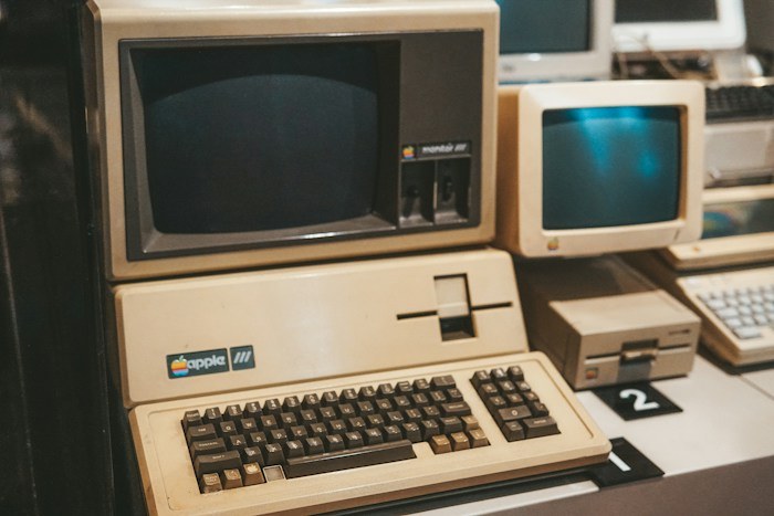 Vintage Apple computer setup discovered during dumpster finds