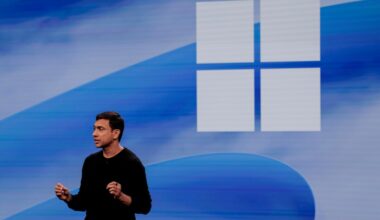 Microsoft tries to spark new life into Windows