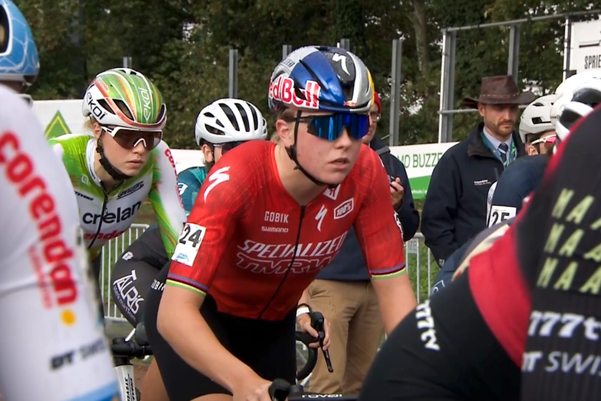 'I'm happier than ever' – Fem van Empel 4th in comeback race after year off
