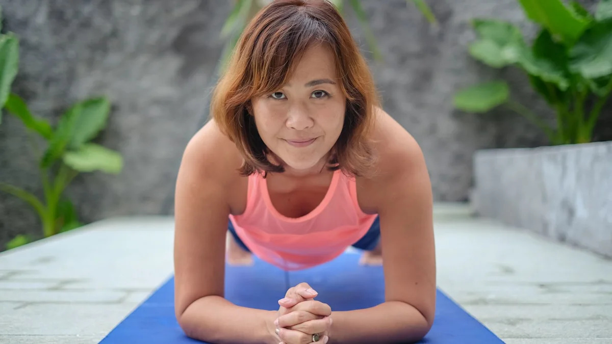 I asked a Pilates instructor for the best exercises to strengthen your deep core—these were her top four