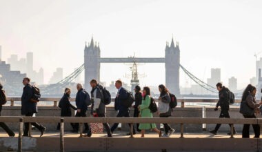 UK economy set to contract after strong start to summer, say experts