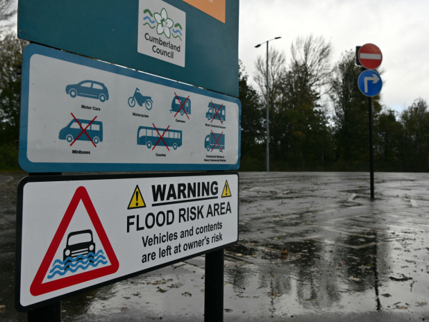 Storm Boelo lashes UK, cuts power, cancels flights