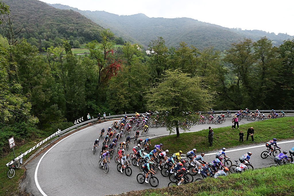 COMO, ITALY - OCTOBER 10: A general view of the peloton competing during the 120th Il Lombardia 2026 a 239km one day race from Bergamo to Como / #UCIWT / on October 10, 2026 in Como, Italy. (Photo by Dario Belingheri/Getty Images)