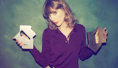 Taylor Swift celebrates UK chart double in symbolic outfit