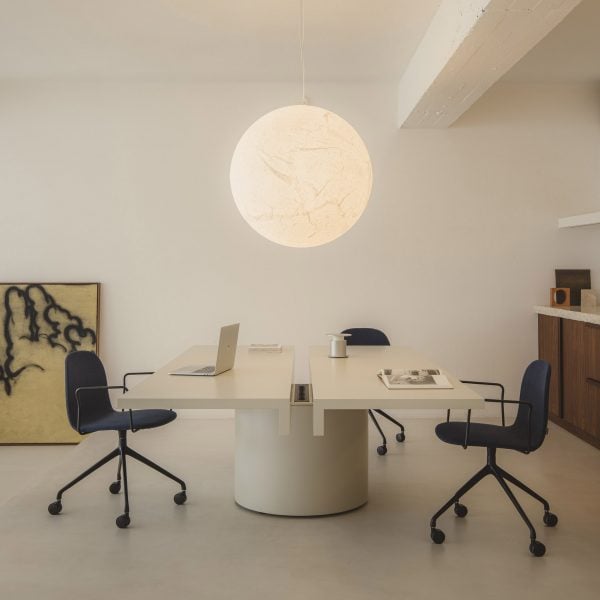 TOT Table by Omelette Editions