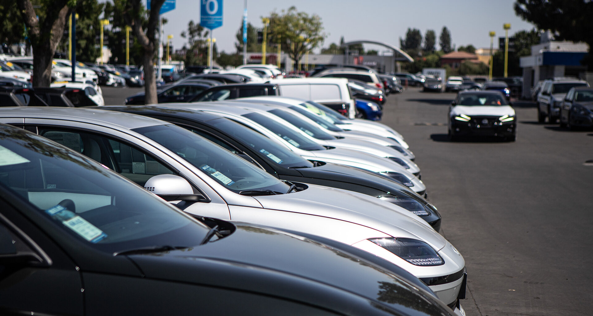 Newsom vetoes bill to raise processing fees when buying a car