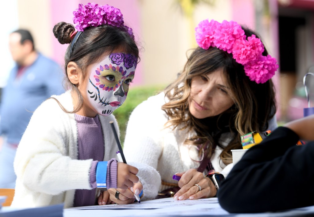 MOLAA brings together community, tradition during annual Día de los Muertos Festival – Press Telegram