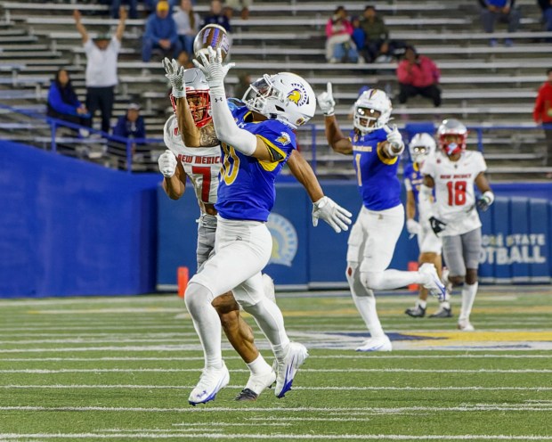San Jose State wide receiver Danny Scudero catches a pass against University of New Mexico in the teams' Mountain West Conference at CEFCU Stadium on Friday night. (John Lee - Santa Cruz Sentinel)
