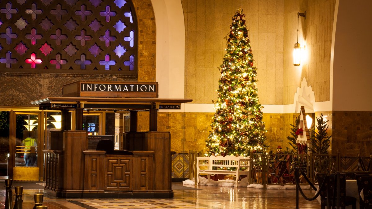 Get your tickets to two popular DTLA holiday tours – NBC Los Angeles