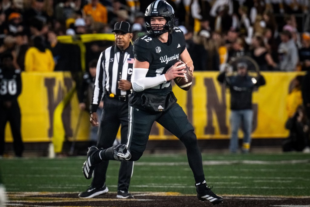 Wyoming coming off big rivalry win — sound familiar? — eyes streaking Aztecs