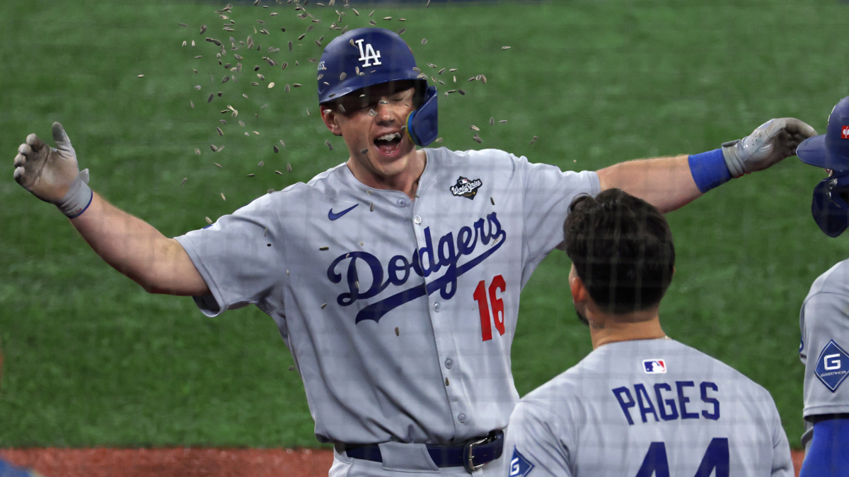 Overshadowed Will Smith shines in Game 2 for Dodgers as Los Angeles evens World Series vs. Blue Jays