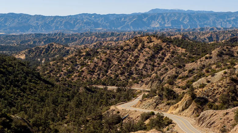 mountains and winding road in Frazier Park, California