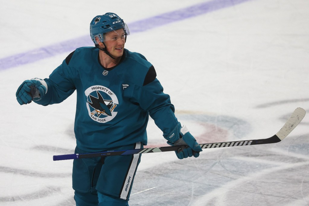 San Jose Sharks forward Jeff Skinner week to week with injury