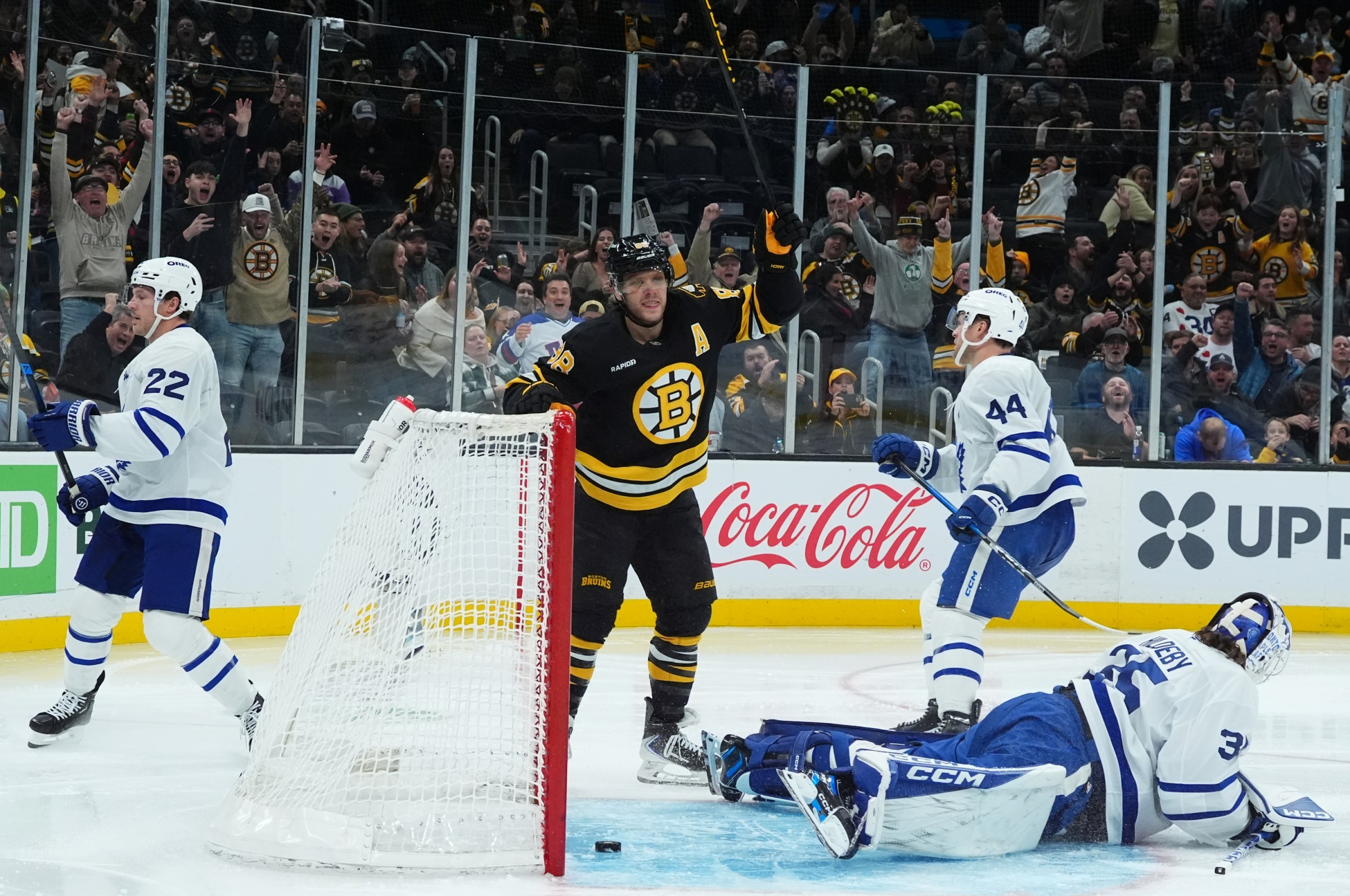 Recap: Bruins power up in 5-3 win over Maple Leafs