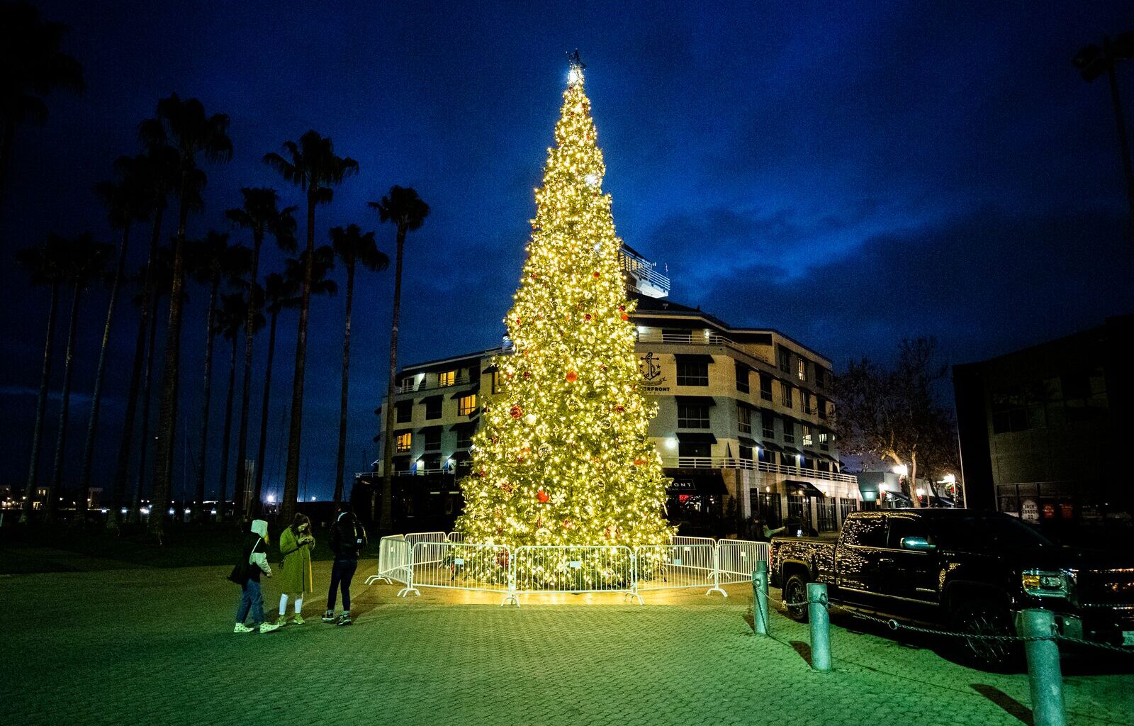 5 Oakland events from November 27 to November 30