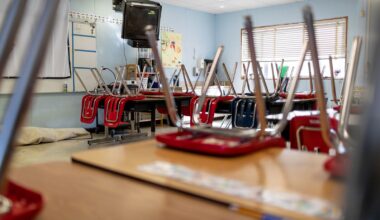 Oakland school district will offer buyouts to senior employees