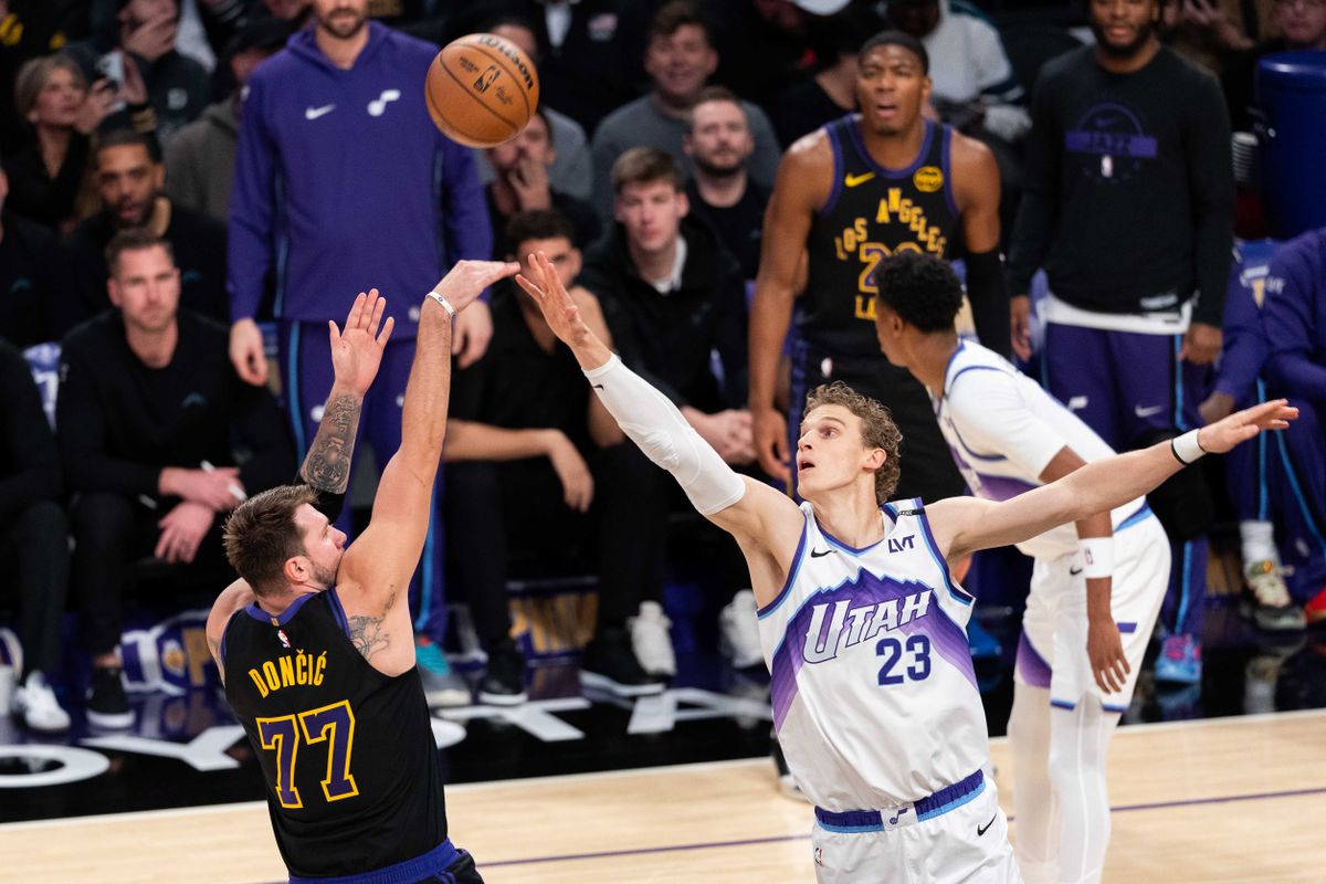 LA Lakers guard Luka Doncic (77), shoots a jumpshot at an NBA basketball game against the Utah Jazz,Tuesday November 18th, 2025 in Los Angeles California