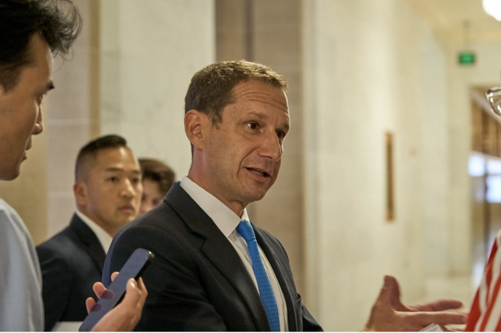 Lurie goes west to defend his Rich Family Zoning Plan ....