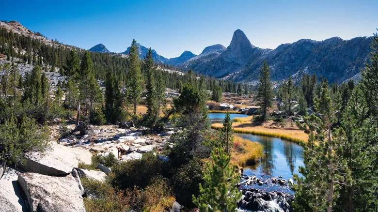 The peaks and lakes of the Sequoia and Kings Canyon National Parks