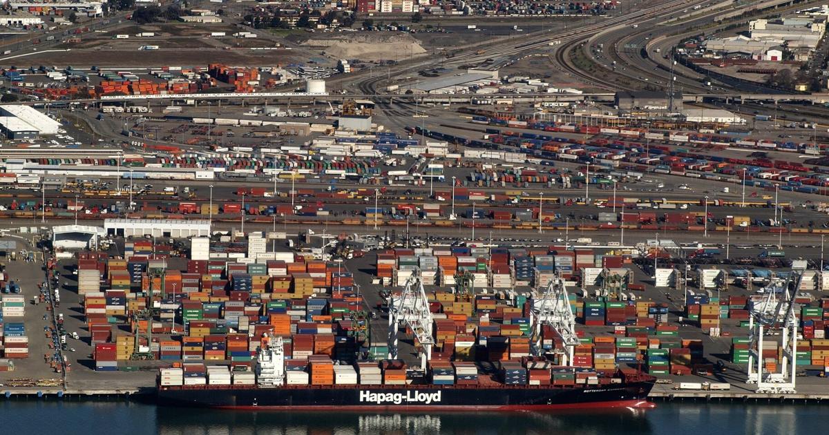 The Costly Battle Over Coal in Oakland |