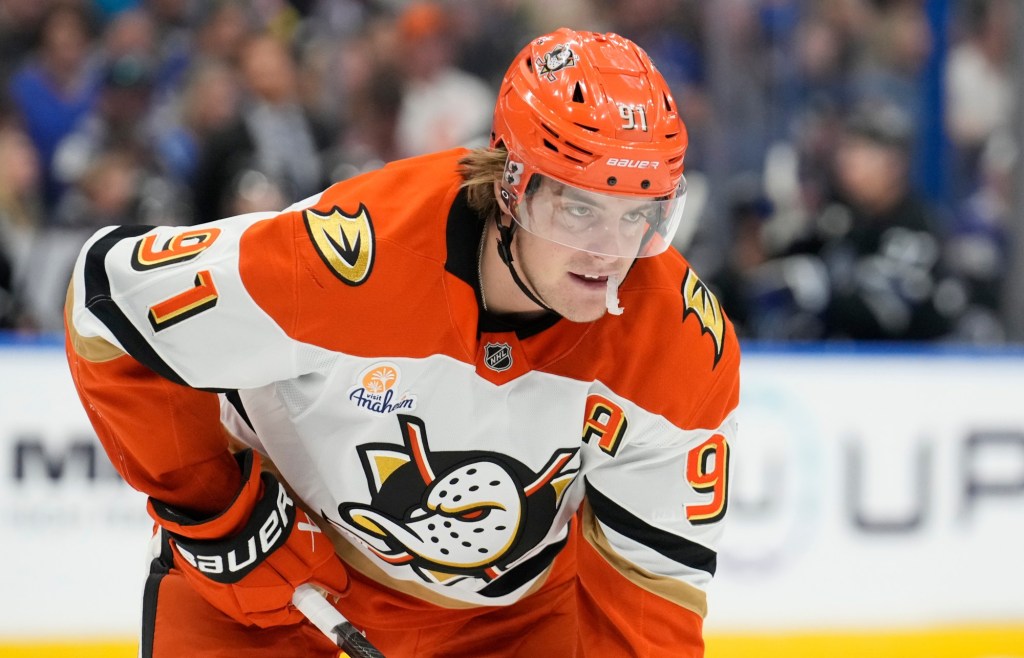 Ducks’ Leo Carlsson continues to impress – Daily Breeze