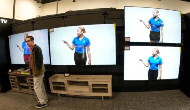 Consumer confidence slides as Americans grow wary of high costs