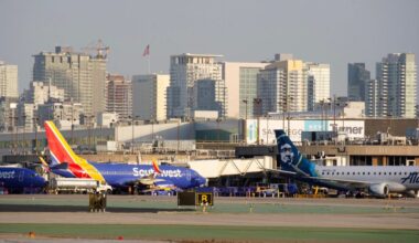 Most major US airports among 40 targeted by shutdown-related flight cuts