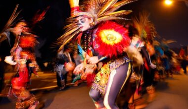 Families honor the dead at Día de los Muertos ceremony first started in Sherman Heights 31 years ago