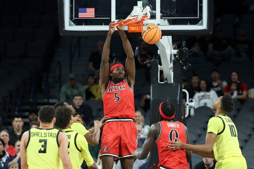 Aztecs get their swagger back, rout Oregon at Players Era Festival