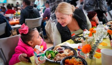 San Diego Rescue Mission holds annual Thanksgiving meal