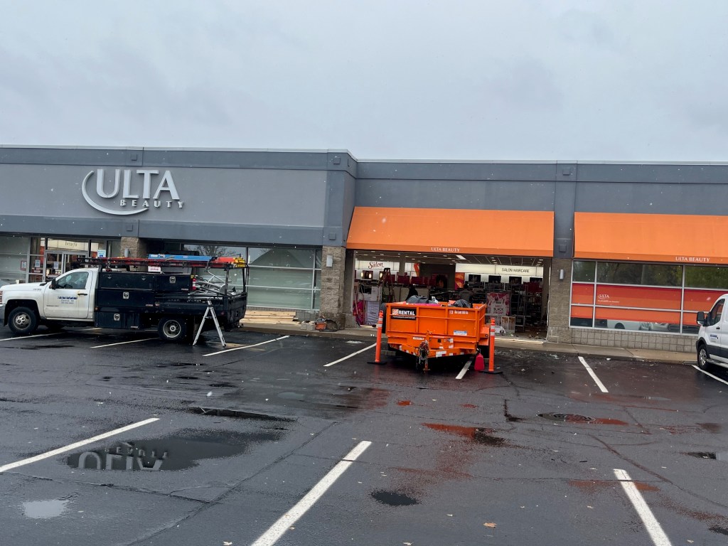 Driver arrested after car crashes into Ulta store in Royal Oak – The Oakland Press