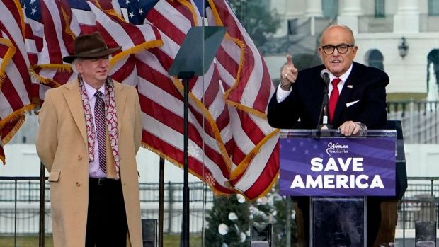 John Eastman (left) at a rally in support of President Trump in Washington, D.C. on Jan. 6 with former New York mayor Rudolph Giuliani (.JACQUELYN MARTIN/ASSOCIATED PRESS)